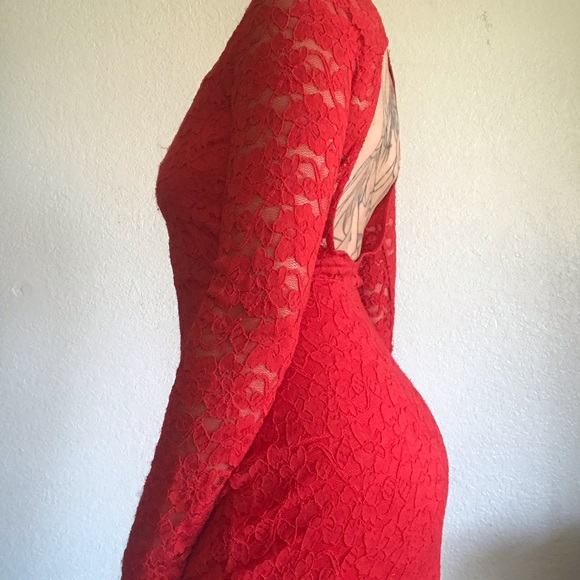 🌹 Red Lace Express Dress 🌹 - Picture 5 of 9